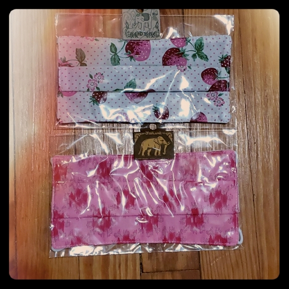 BRAND NEW & Sealed decorative face masks -set of 2 - Picture 2 of 8